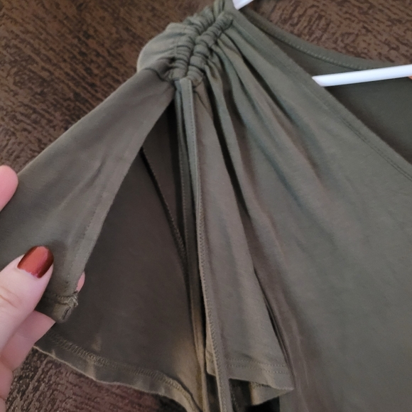 Olive Modcloth Top - Picture 3 of 4